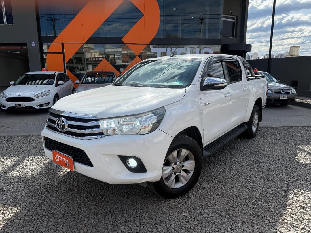 TOYOTA HILUX 4X2 D/C SRV 2.8 TDI 6 M/T